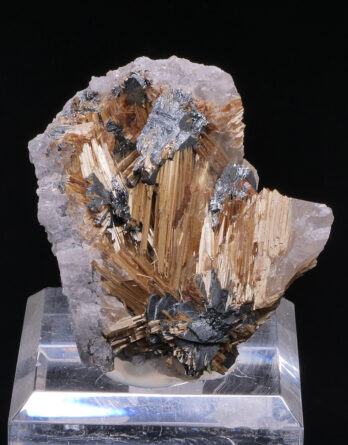 rutile and hematite on quartz  novo horizonte