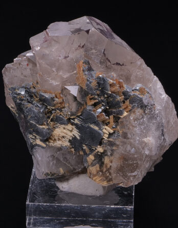 rutile and hematite on quartz  novo horizonte