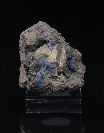 vauxite on pyrite  siglo veinte mine