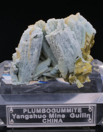 PLUMBOGUMMITE after PYROMOPHITE Yangshuo mine Guilin Guangxi China
