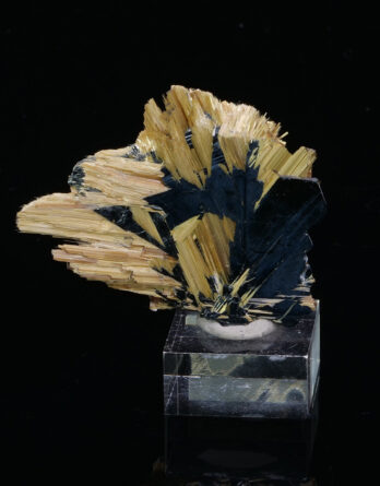 Rutile on Hematite Novo Horizonte Brazil