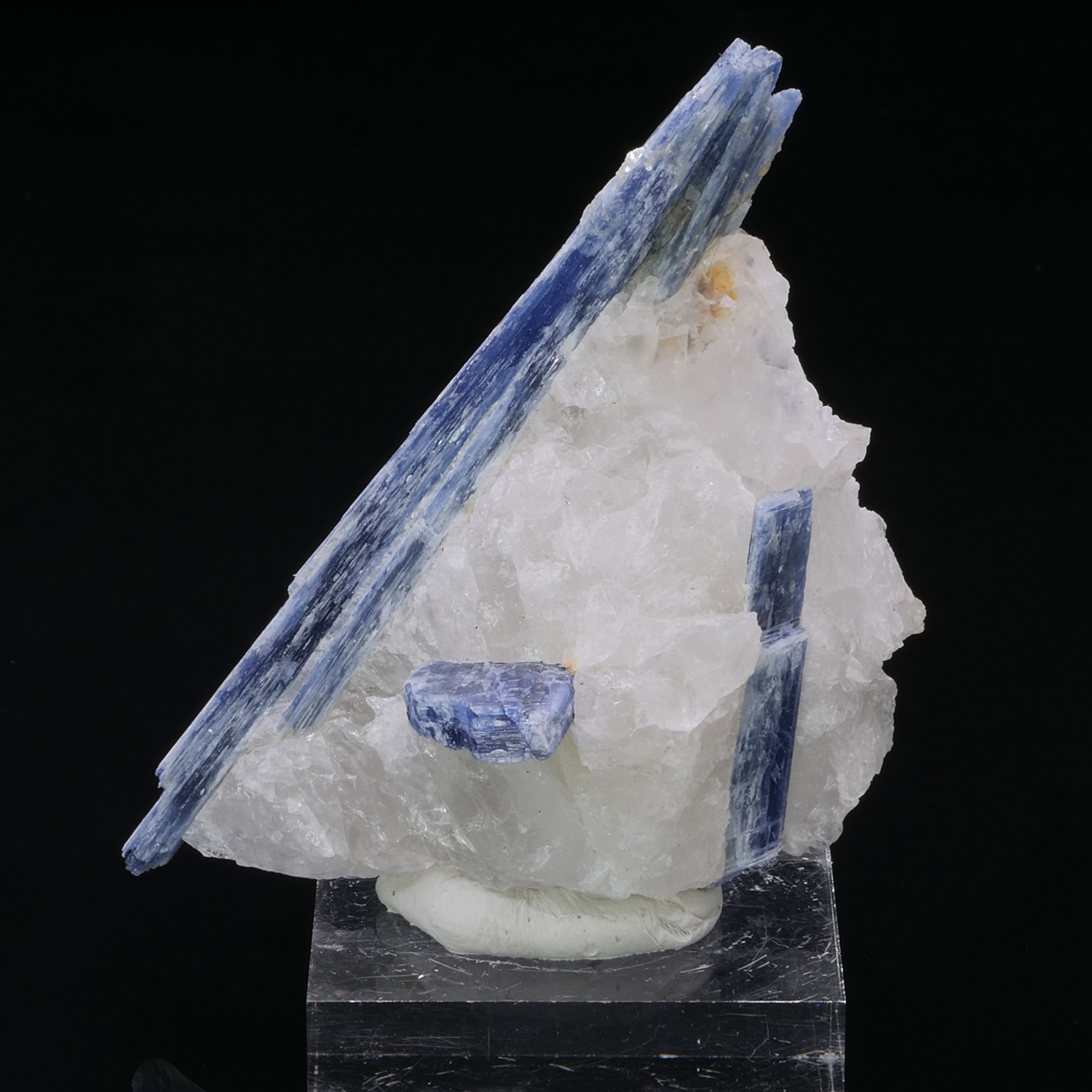 Kyanite on Quartz Sao Jose da Safira Brazil Kyanite on Quartz Sao Jose da Safira Brazil