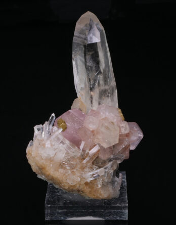 Fluorapatite Ferberite Siderite Kami mine Bolovia