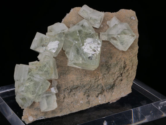 Fluorite twin from Ruyuan Mine, China