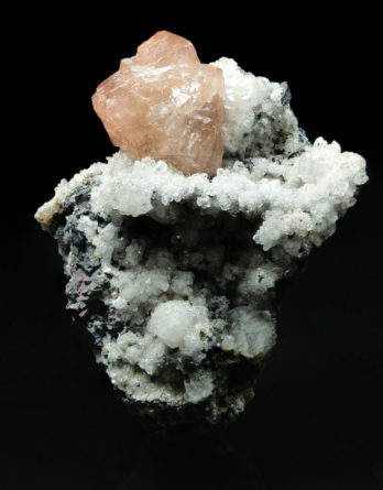 Olmiite and Oyelite on Calcite