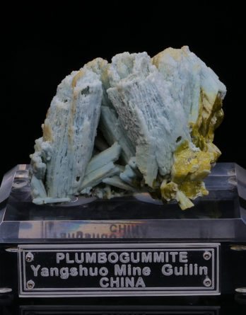 Plumbogummite from China