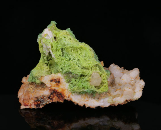 Pyromorphite with Cerussite twin from China